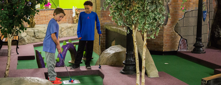7 Places to Play Mini Golf in Des Moines - dsm4kids